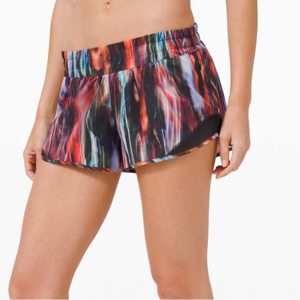 Lululemon Hotty Hot Short II *2.5" - Chroma Fusion Multi / Black